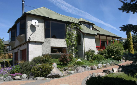 Esther Lodge