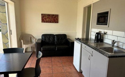 Studio Self Contained Unit - Sleeps 2 (Double Bed Only)