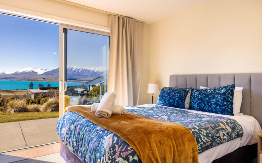 Motuariki Lakeview Room #2