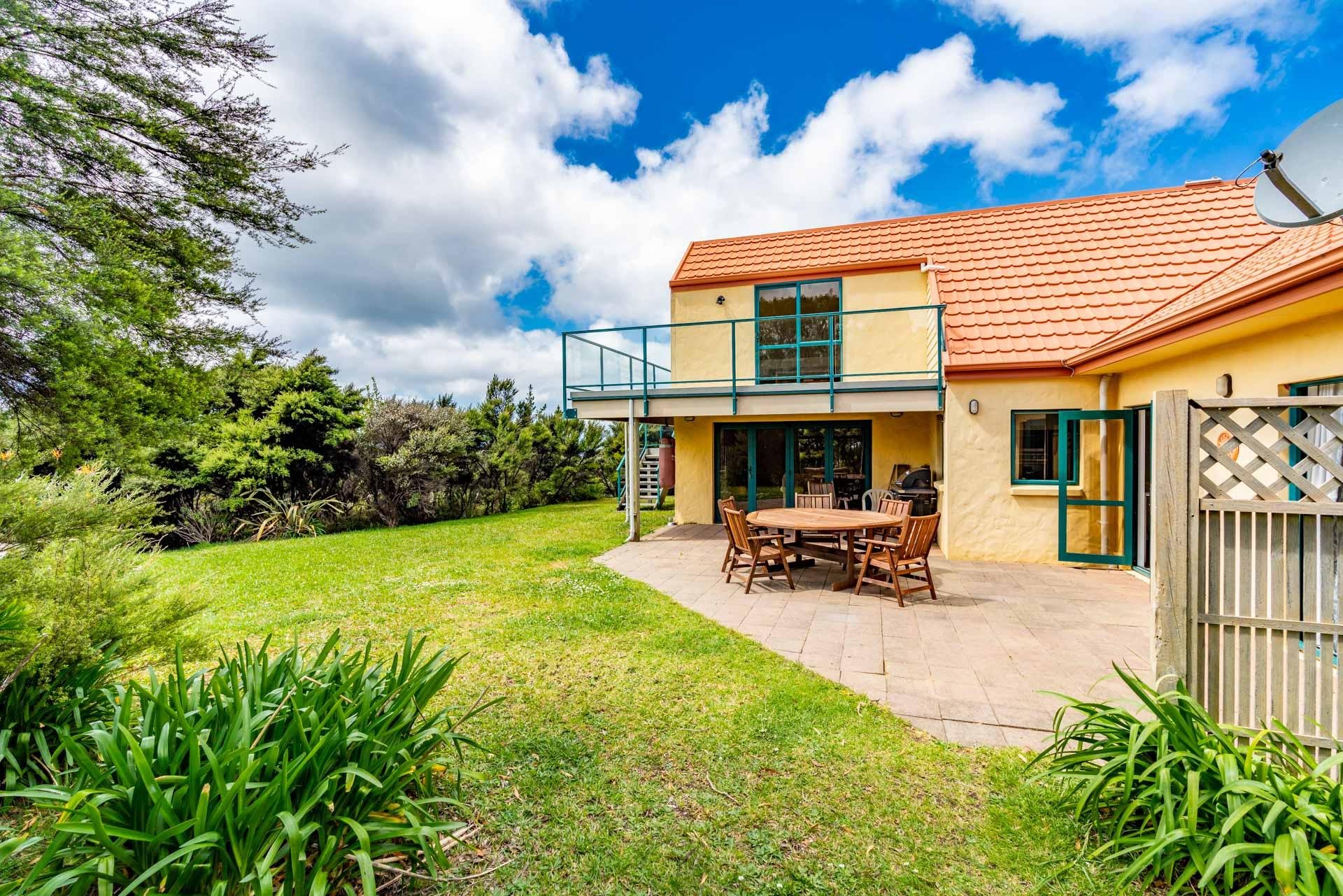 Hilltop Retreat, Mangawhai, Mangawhai Heads, beach, surf, estuary