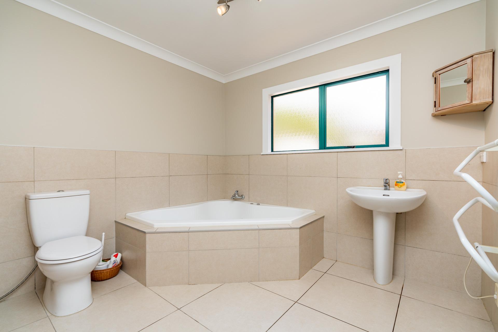 Hilltop Retreat, Mangawhai, Mangawhai Heads, beach, surf, estuary